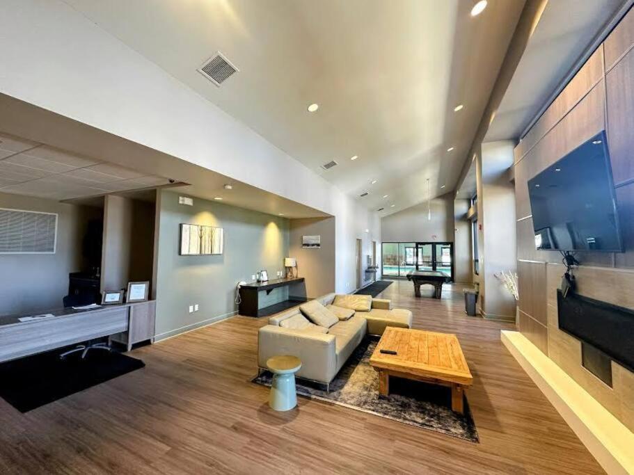 Winter Haus, Winter Park 2 Bedrooms Corner Unit W Outdoor Patio Walking Distance To The Center Of Town エクステリア 写真