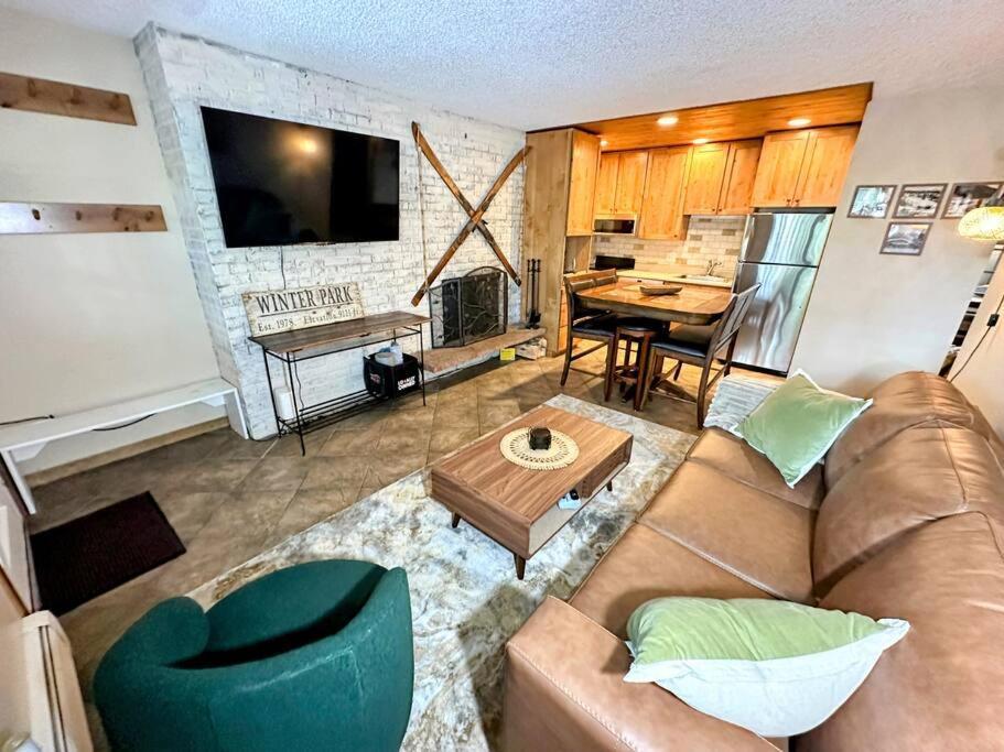 Winter Haus, Winter Park 2 Bedrooms Corner Unit W Outdoor Patio Walking Distance To The Center Of Town エクステリア 写真